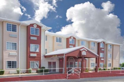 Quality Inn - image 1