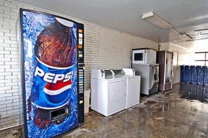 Motel 6-Sallisaw OK - image 12