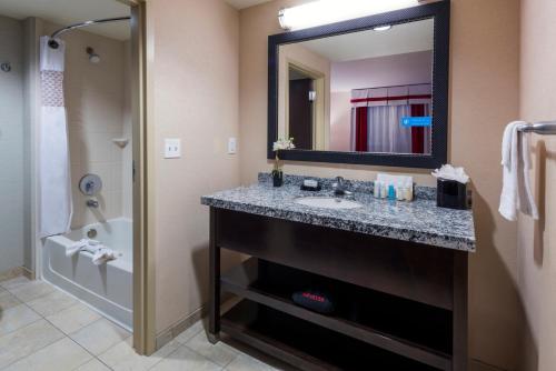 Hampton Inn & Suites Salt Lake City-University/Foothill Drive - image 5