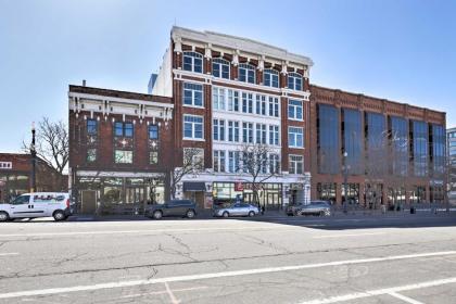 Chic SLC Downtown Studio Loft - Walk to Shops - image 3