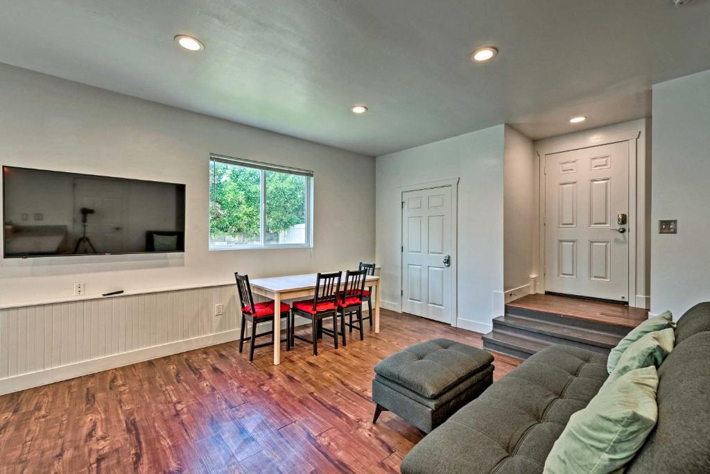 Pet-Friendly SLC Townhouse Less Than 4 Mi to Downtown - image 3