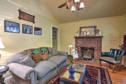 Saluda Cottage with Deck Walk to Downtown and Main St - image 3