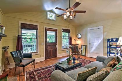 Saluda Cottage with Deck Walk to Downtown and Main St - image 8