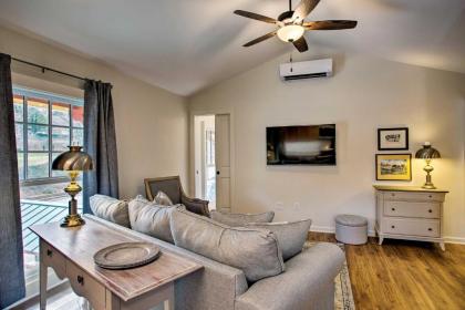 Ideally Located Saluda Apartment on Main St! - image 2