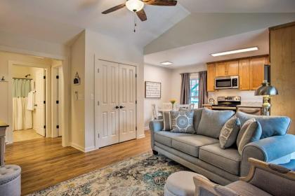 Ideally Located Saluda Apartment on Main St! - image 5