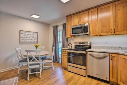 Ideally Located Saluda Apartment on Main St! - image 6