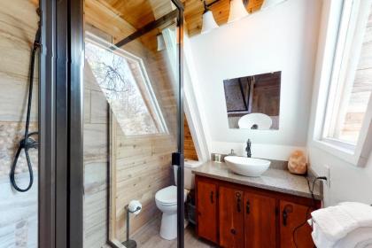 Rustic Redwood Retreat - image 11