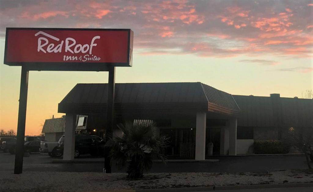 Red Roof Inn & Suites San Angelo - main image