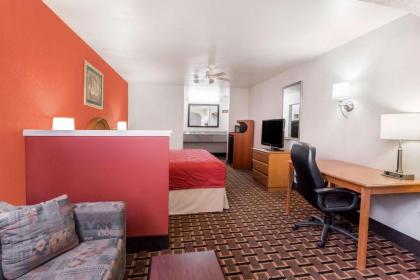 Ramada Limited San Angelo - image 3