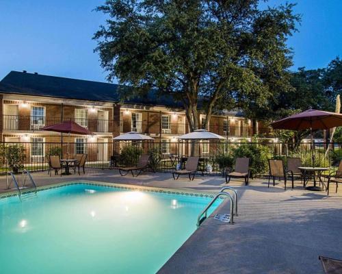 Rodeway Inn San Angelo - image 3