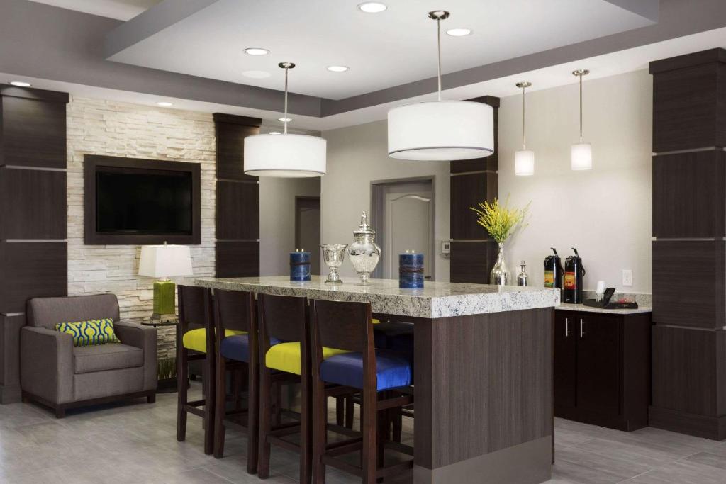 Hawthorn Suites by Wyndham San Angelo - image 4