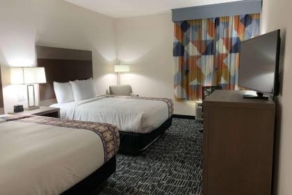 La Quinta Inn & Suites by Wyndham - Red Oak TX IH-35E - image 6