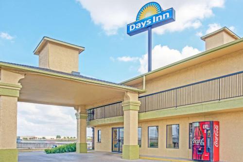 Days Inn by Wyndham San Antonio Interstate Hwy 35 North - main image