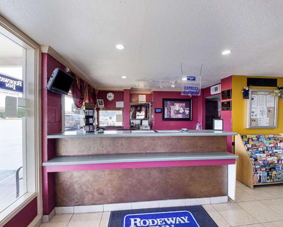 Rodeway Inn Lackland AFB/Sea World - image 2