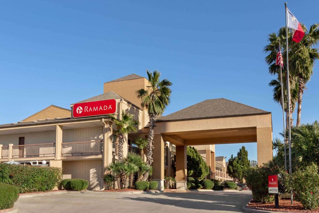 Ramada by Wyndham San Antonio/Near SeaWorld - main image