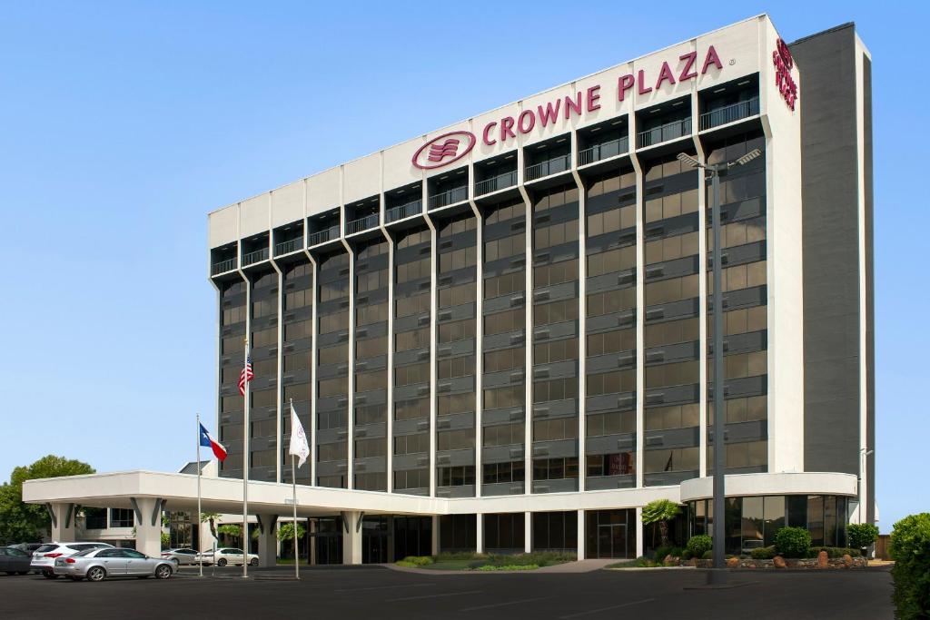 Crowne Plaza Hotel San Antonio Airport an IHG Hotel - main image