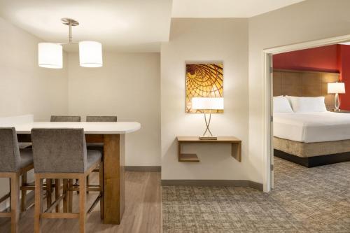 Staybridge Suites San Antonio Downtown Convention Center - image 3