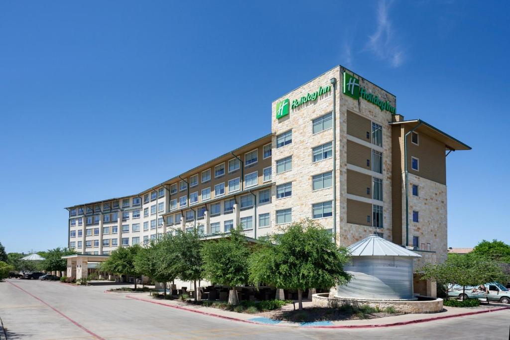 Holiday Inn San Antonio Northwest- SeaWorld Area an IHG Hotel - main image