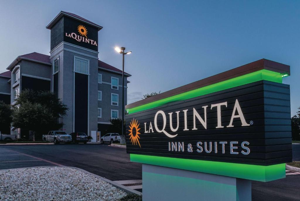 La Quinta by Wyndham San Antonio Northwest - main image