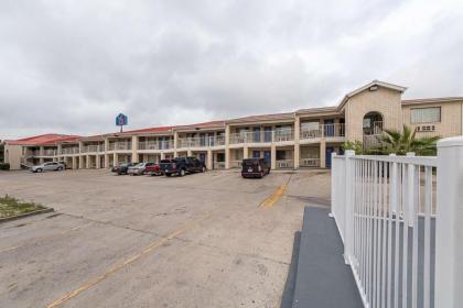 Motel 6-San Antonio TX - Fiesta Trails - image 3