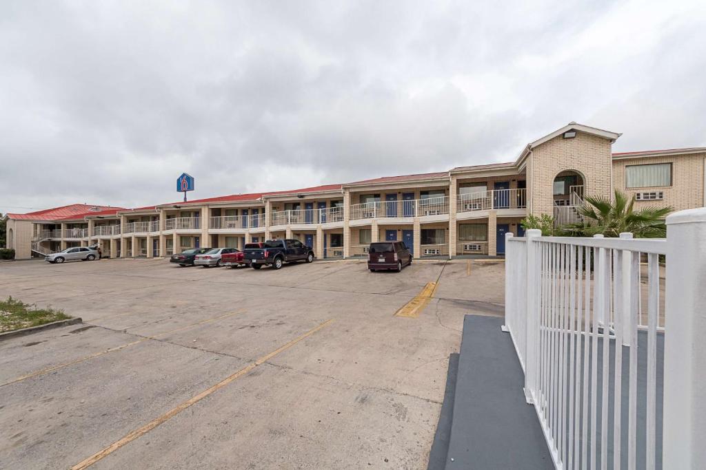 Motel 6-San Antonio TX - Fiesta Trails - image 3