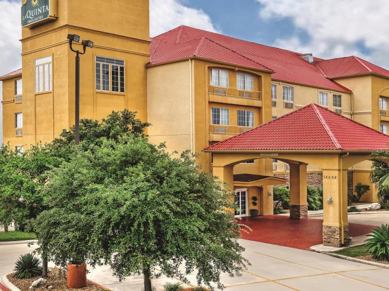 La Quinta Inn & Suites by Wyndham San Antonio North Stone Oak - main image