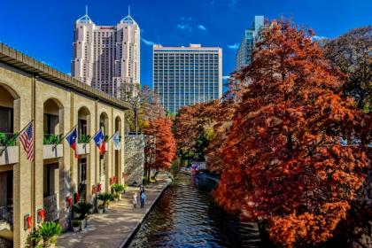 San Antonio Marriott Riverwalk - image 2