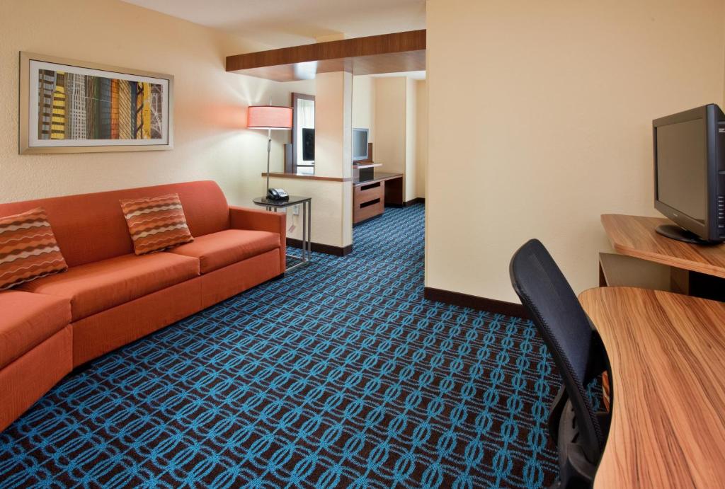 Fairfield Inn & Suites by Marriott San Antonio Downtown/Market Square - image 4