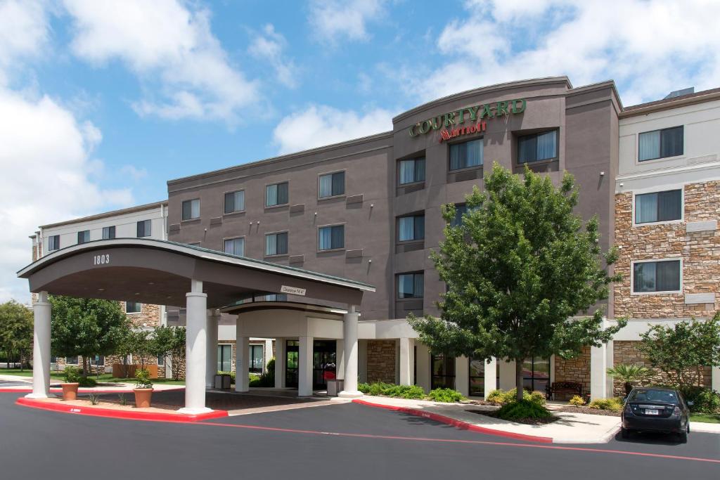 Courtyard by Marriott San Antonio North Stone Oak At Legacy - main image