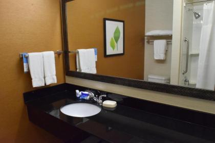 Fairfield Inn & Suites by Marriott San Antonio SeaWorld / Westover Hills - image 4