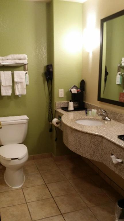 SureStay Plus Hotel by Best Western Near SeaWorld San Antonio - image 2