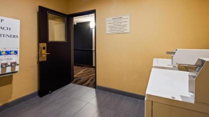 Best Western Windsor Pointe Hotel & Suites - AT&T Center - image 4