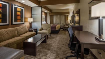 Best Western Plus Lackland Hotel and Suites. - image 3