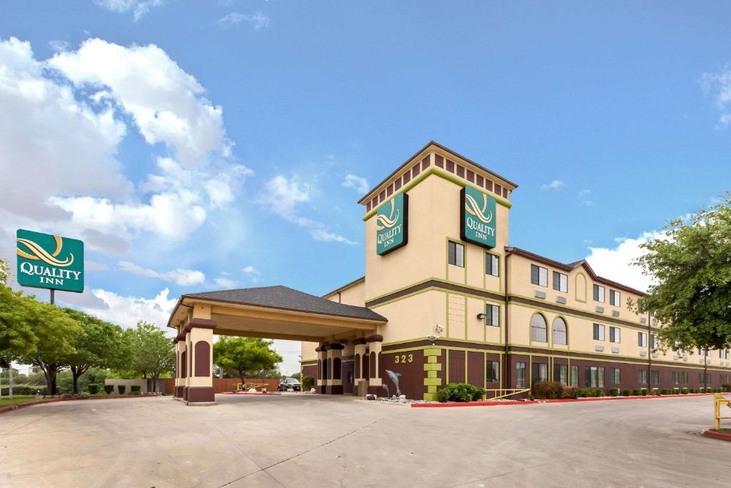 Quality Inn Near Seaworld - Lackland - main image