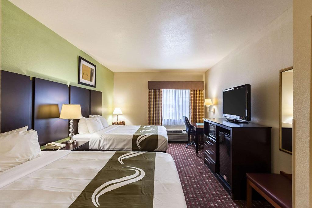 Quality Inn Near Seaworld - Lackland - image 4