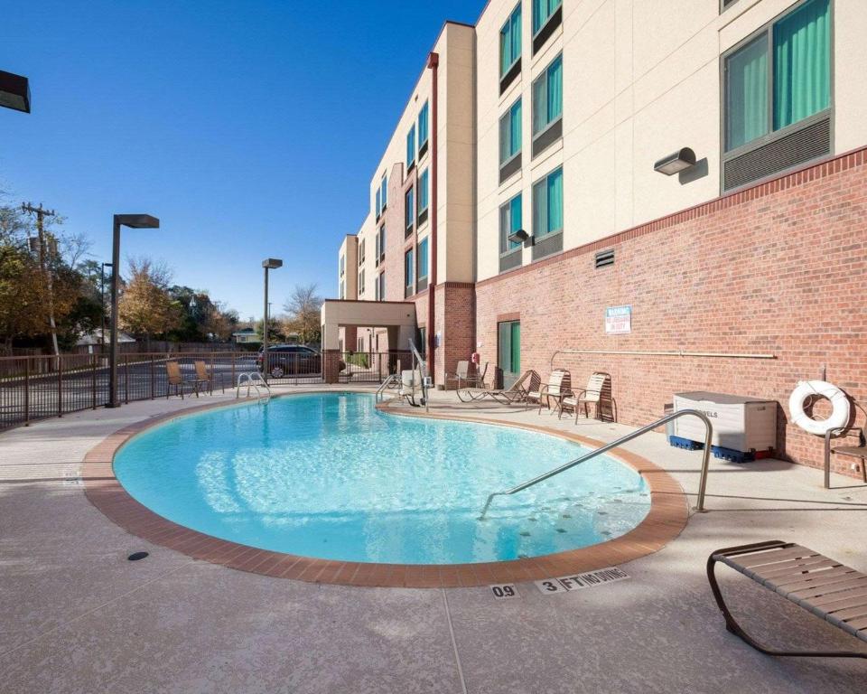 Comfort Inn & Suites San Antonio Airport - image 5