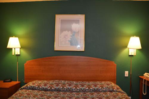 Stay Express Inn Near Ft. Sam Houston - image 3