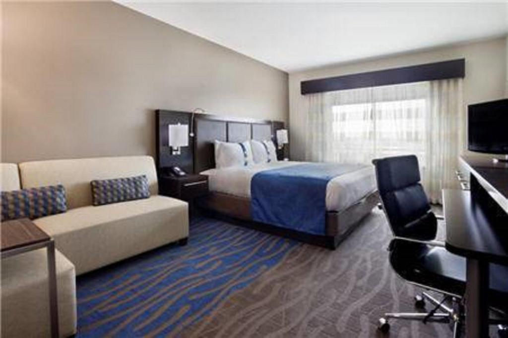 Holiday Inn Hotel & Suites Northwest San Antonio an IHG Hotel - image 2