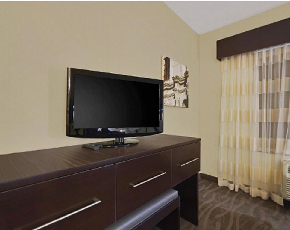 Holiday Inn Hotel & Suites Northwest San Antonio an IHG Hotel - image 4