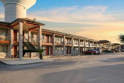 Econo Lodge Near Lackland Air Force Base-SeaWorld - image 5