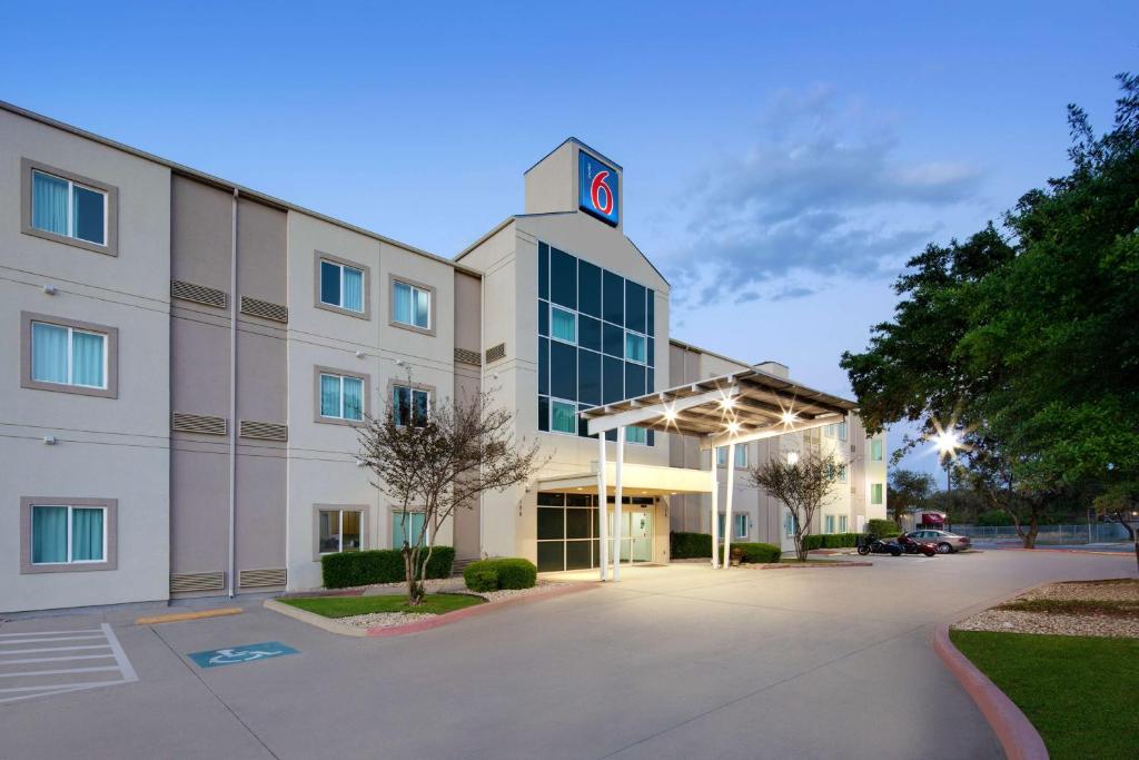 Motel 6-San Antonio TX - Airport - main image