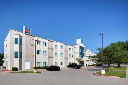 Motel 6-San Antonio TX - Airport - image 4