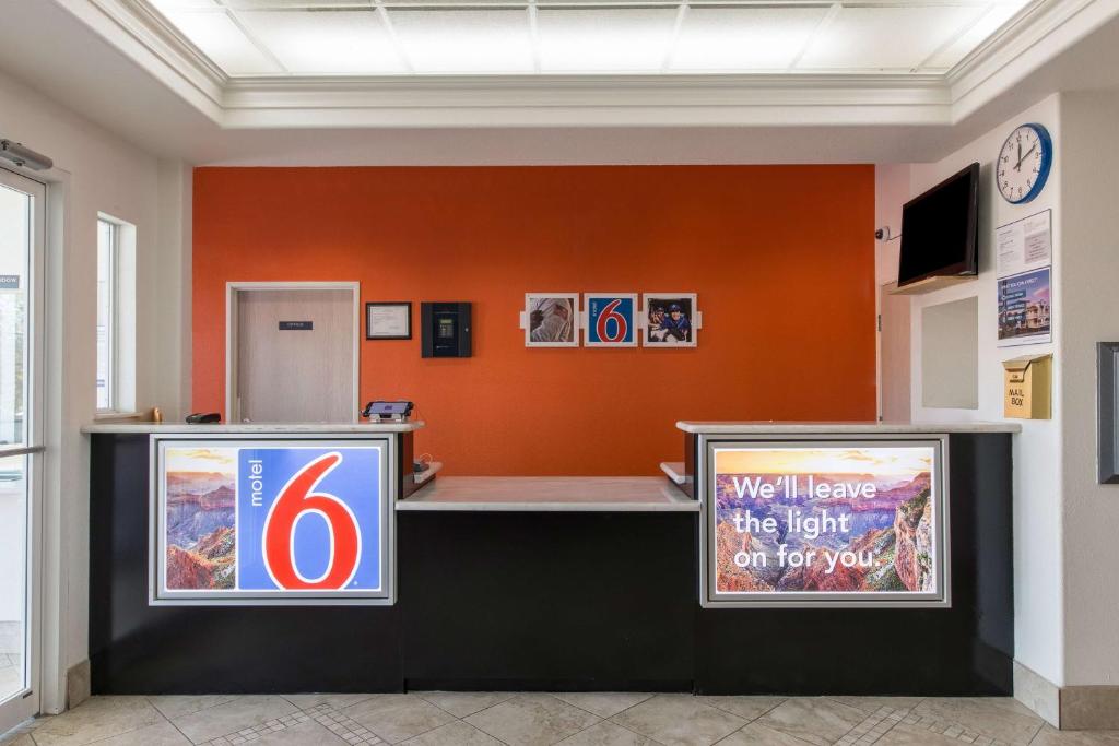 Motel 6-San Antonio TX - Downtown - Alamo Dome - image 5