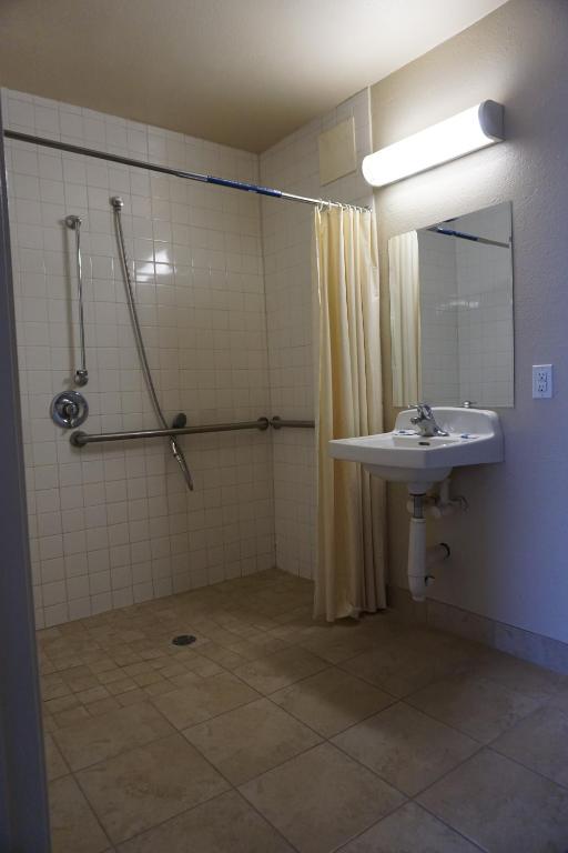 Super Suite Inn San Antonio North - image 4