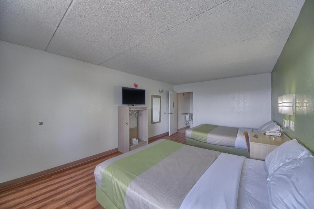 Motel 6-San Antonio TX - Northwest Medical Center - image 3