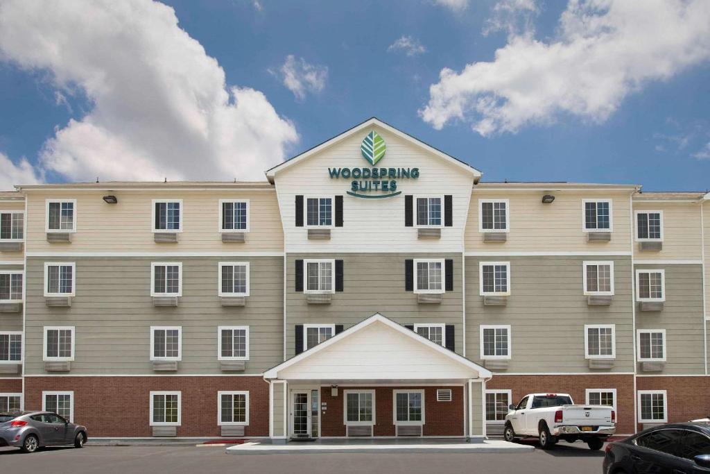 WoodSpring Suites San Antonio North Live Oak I-35 - main image