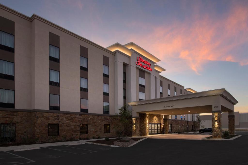 Hampton Inn & Suites San Antonio Lackland AFB SeaWorld - main image