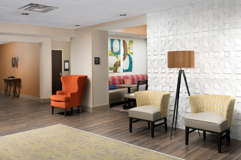 Hampton Inn & Suites San Antonio Lackland AFB SeaWorld - image 5