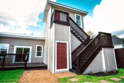 Beautiful Guest House on New Built Home Near Downtown - image 5