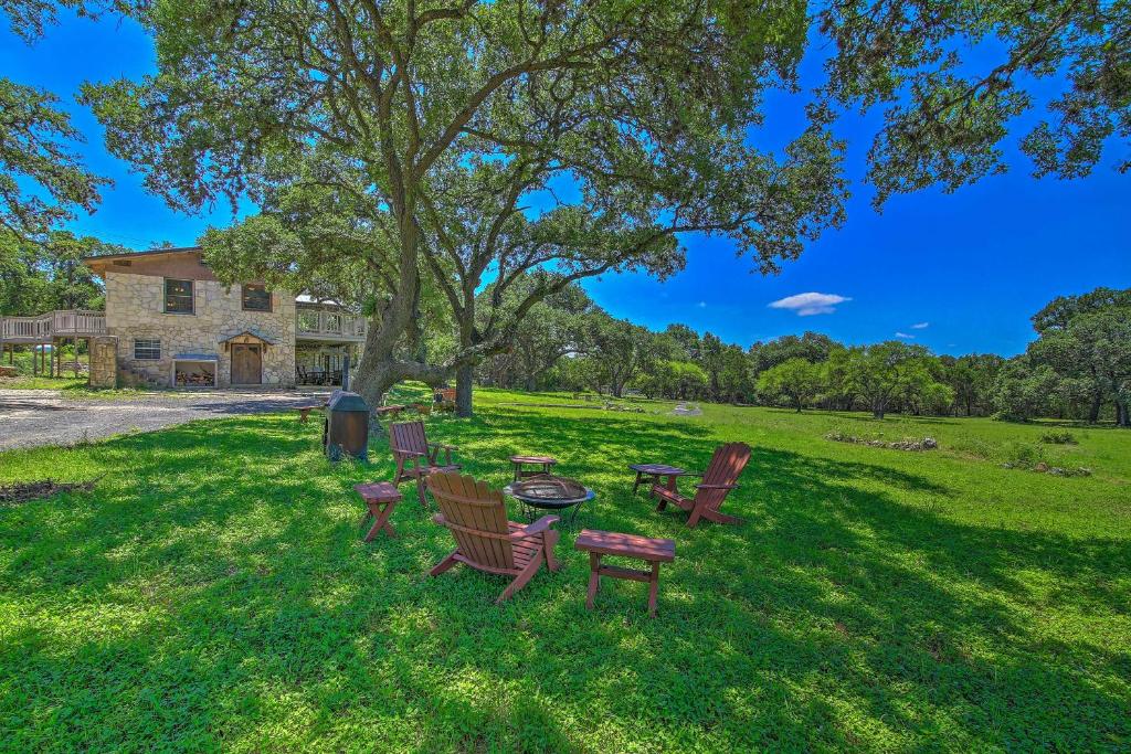 Scenic Cottage with Views 17 mi to San Antonio! - main image